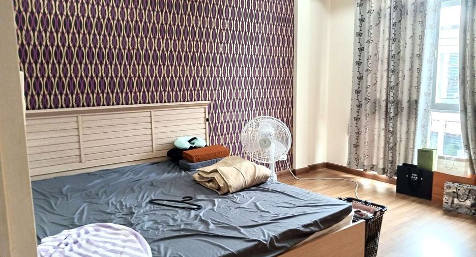For rent 2 bedrooms townhouse in Mueang Chiang Mai, Chiang Mai