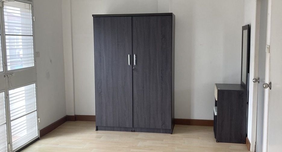 For sale and for rent 3 bedrooms townhouse in Bang Bo, Samut Prakan