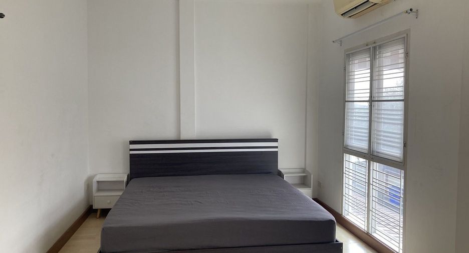 For sale and for rent 3 bedrooms townhouse in Bang Bo, Samut Prakan