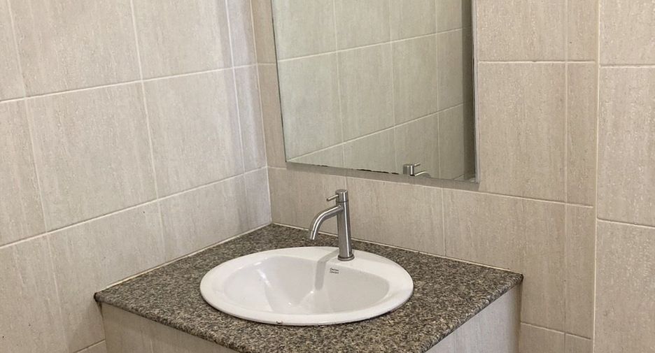 For sale and for rent 3 bedrooms townhouse in Bang Bo, Samut Prakan