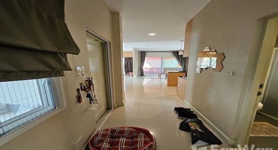 For sale 3 bedrooms house in Saphan Sung, Bangkok
