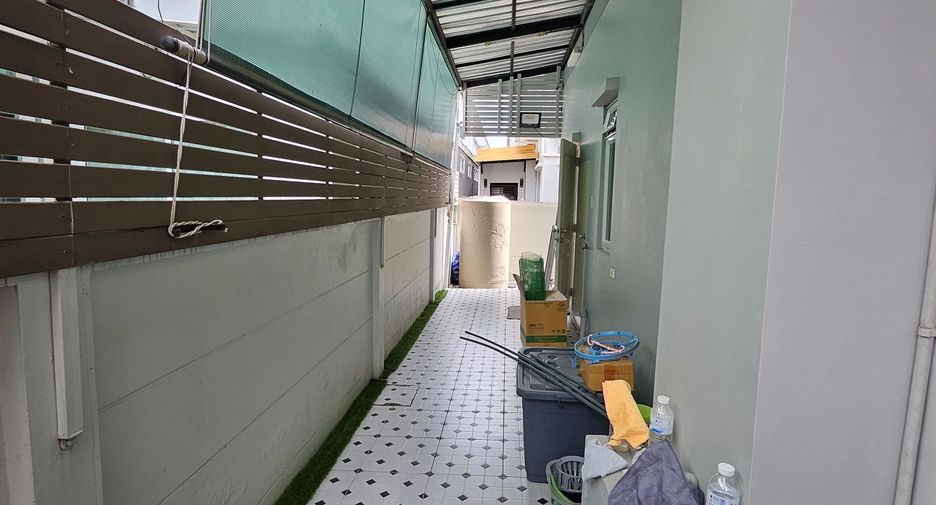 For sale 3 bedrooms house in Saphan Sung, Bangkok