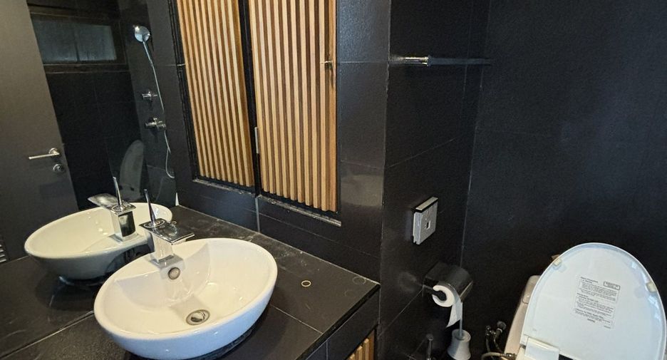 For sale 2 bedrooms condo in Watthana, Bangkok