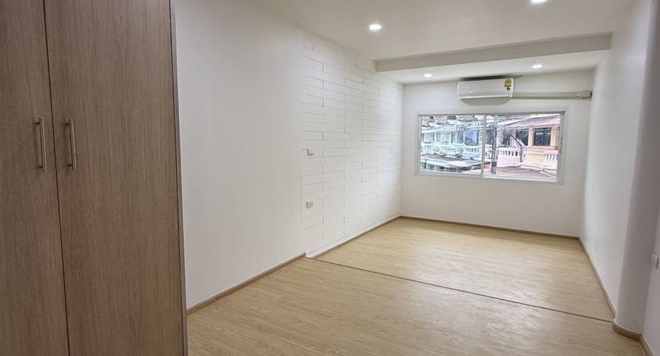 For sale 3 bedrooms townhouse in Mueang Phuket, Phuket