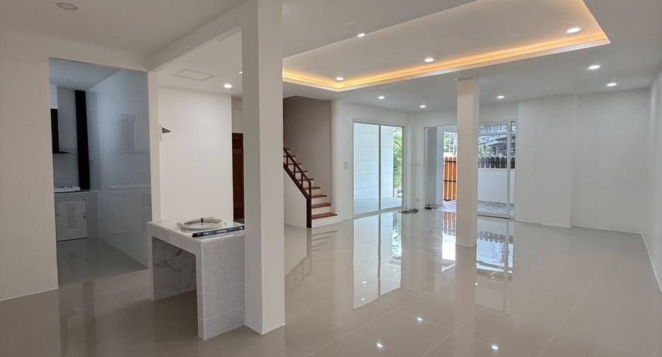 For sale 3 bedrooms townhouse in Mueang Phuket, Phuket