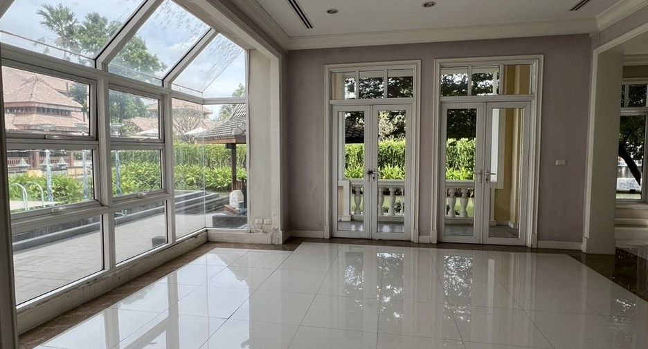 Casa en venta de 4 habitaciones en Lat Phrao, Bangkok