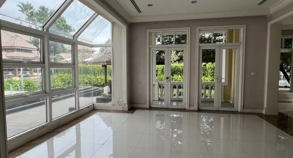 À vendre 4 chambres maison à Lat Phrao, Bangkok