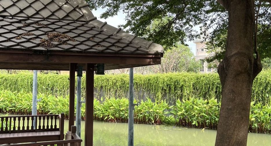 Casa en venta de 4 habitaciones en Lat Phrao, Bangkok