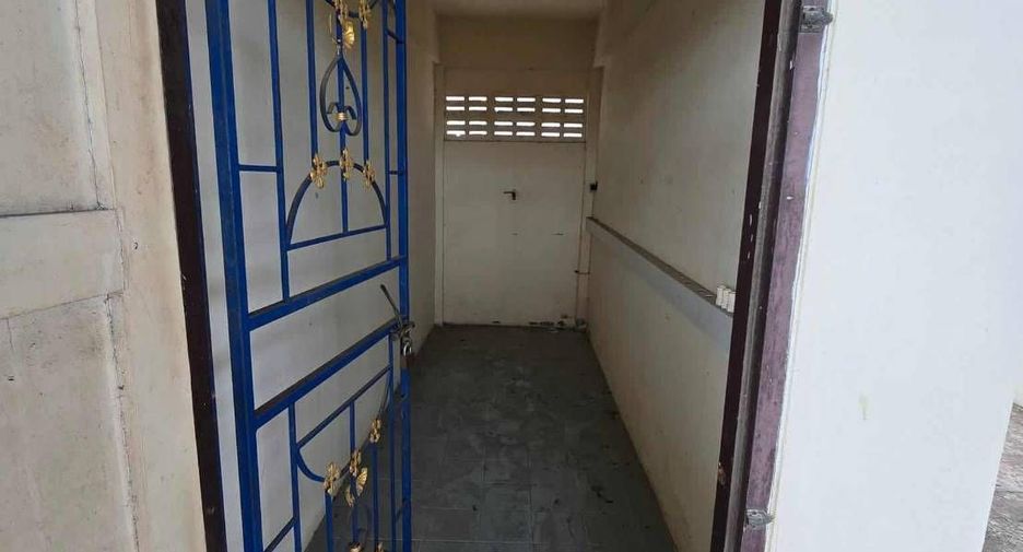 出租 8 卧室 联排别墅 在 Bang Lamung, Chon Buri