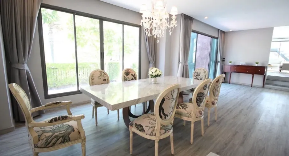 For sale 5 bedrooms villa in Hua Hin, Prachuap Khiri Khan