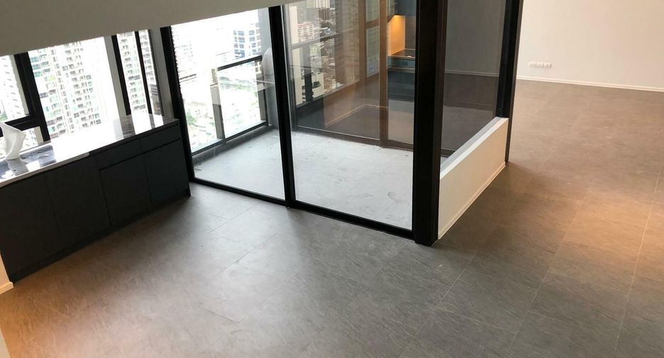 À vendre 2 chambres condo à Sathon, Bangkok