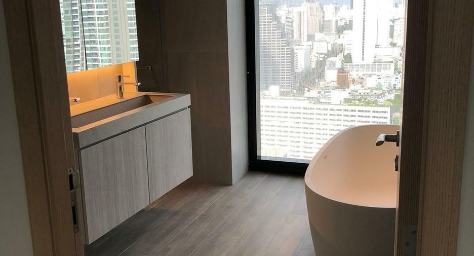 À vendre 2 chambres condo à Sathon, Bangkok