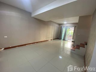 Casa adosada en venta de 3 habitaciones en Bang Sao Thong, Samut Prakan
