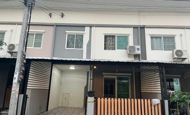 For sale 3 bedrooms townhouse in Bang Sao Thong, Samut Prakan