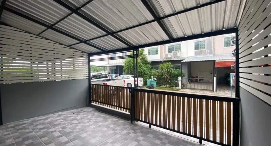出售 3 卧室 联排别墅 在 Bang Sao Thong, Samut Prakan