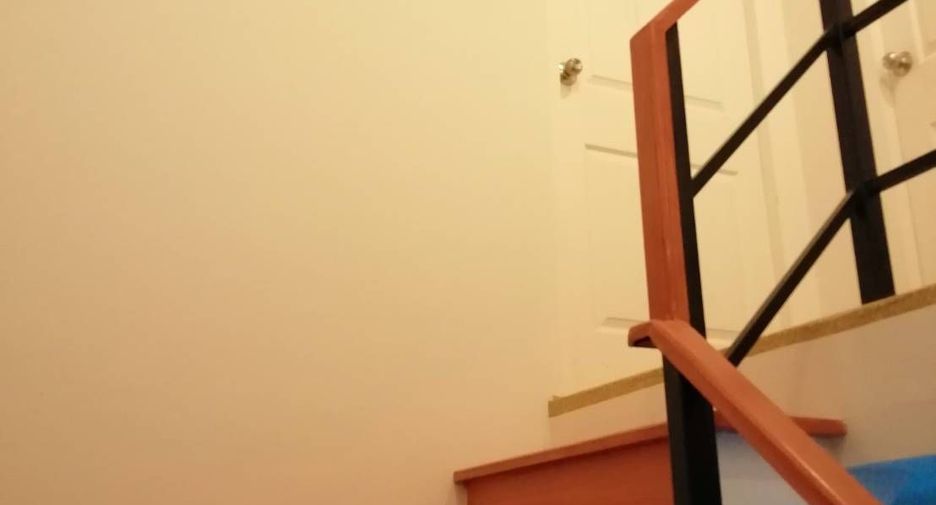 For rent 3 bedrooms townhouse in Pran Buri, Prachuap Khiri Khan