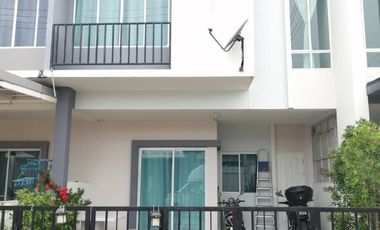 For rent 3 bedrooms townhouse in Pran Buri, Prachuap Khiri Khan