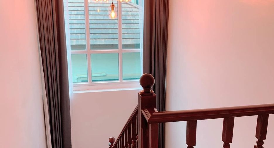 À vendre et à louer 4 chambres maison à Thawi Watthana, Bangkok