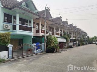 À vendre 2 chambres maison de ville à Hang Dong, Chiang Mai
