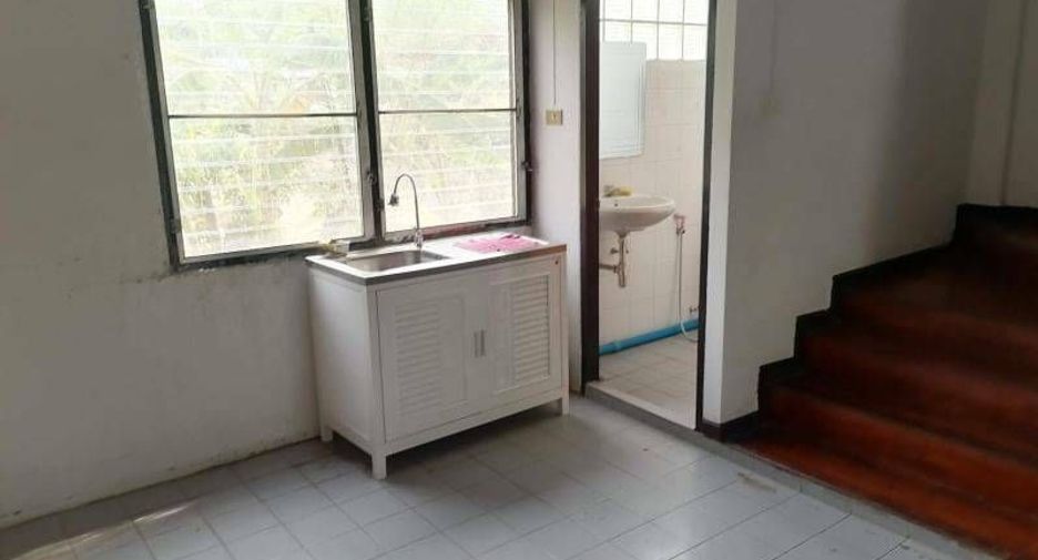 For sale 2 bedrooms townhouse in Hang Dong, Chiang Mai