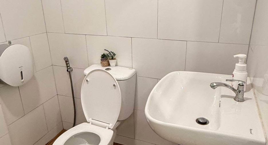 For rent 2 bedrooms townhouse in Mueang Chiang Mai, Chiang Mai