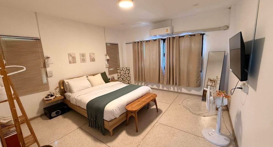 For rent 2 bedrooms townhouse in Mueang Chiang Mai, Chiang Mai