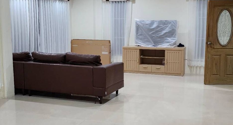 For rent 3 bedrooms house in Bang Lamung, Chonburi