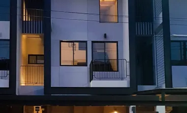 For rent 3 bedrooms townhouse in Mueang Chiang Mai, Chiang Mai