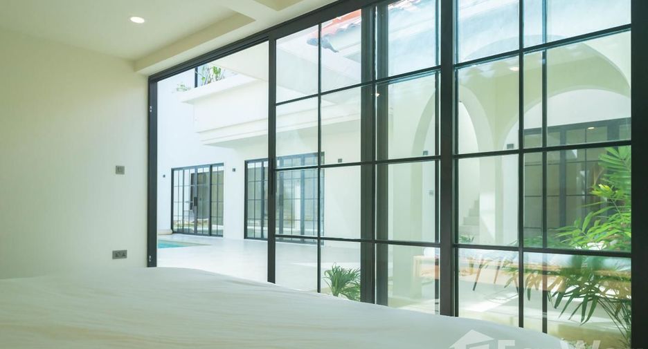 For sale and for rent 6 bedrooms villa in Mueang Phuket, Phuket