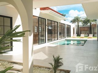 For sale and for rent 6 bedrooms villa in Mueang Phuket, Phuket