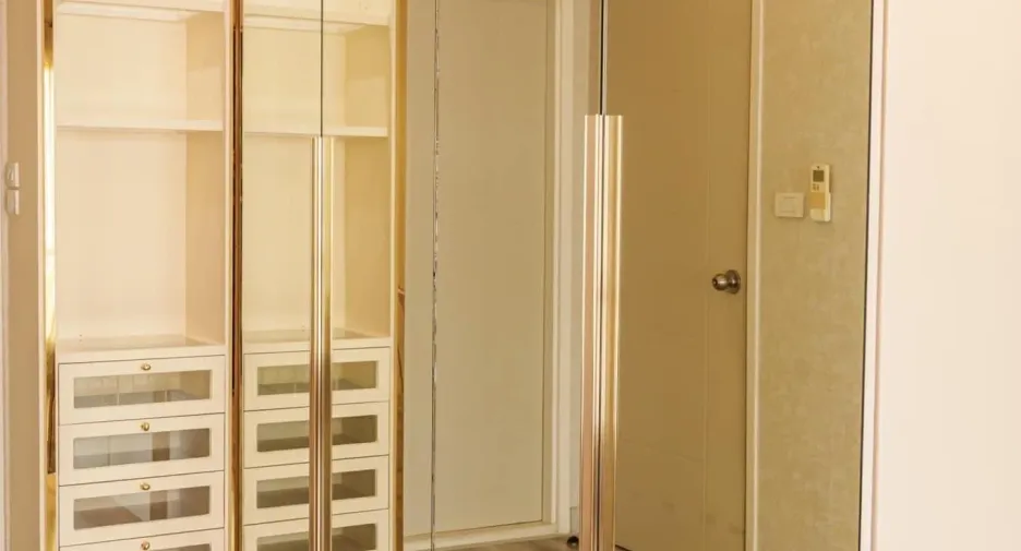 For sale and for rent 1 bed condo in Sathon, Bangkok