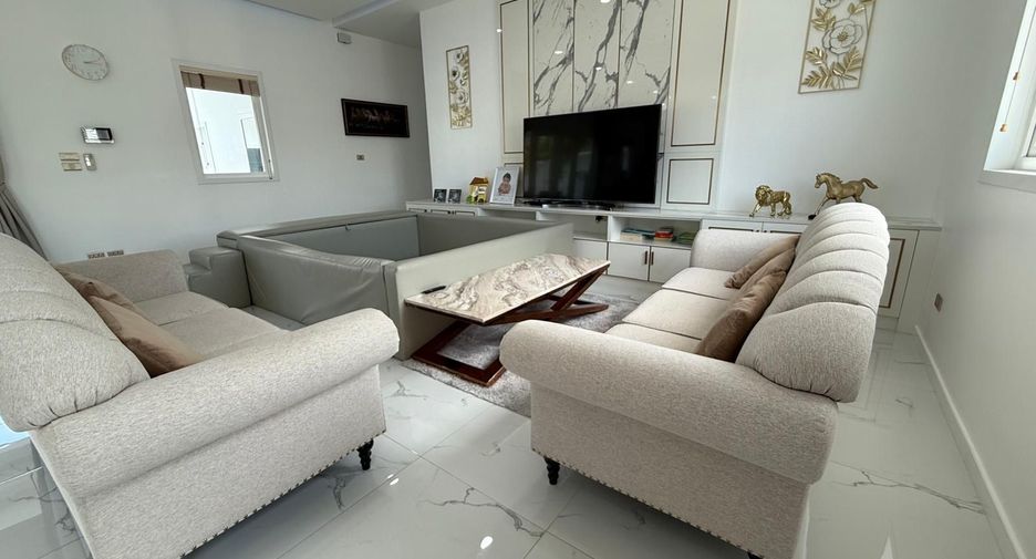 For sale 3 bedrooms villa in Hua Hin, Prachuap Khiri Khan
