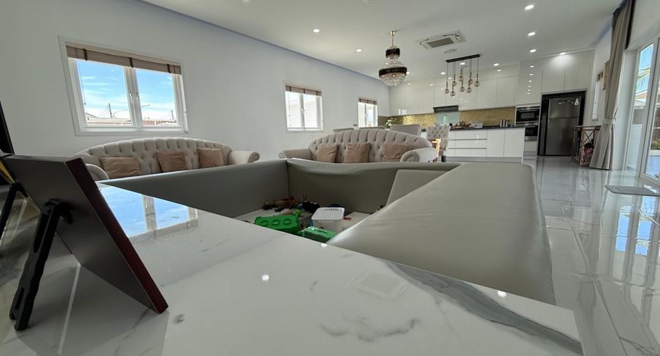 For sale 3 bedrooms villa in Hua Hin, Prachuap Khiri Khan