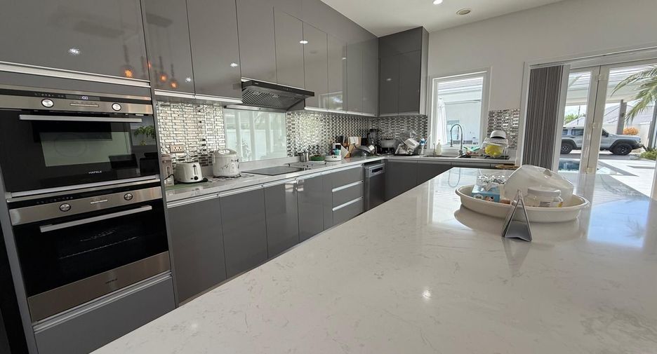 For sale 3 bedrooms villa in Hua Hin, Prachuap Khiri Khan