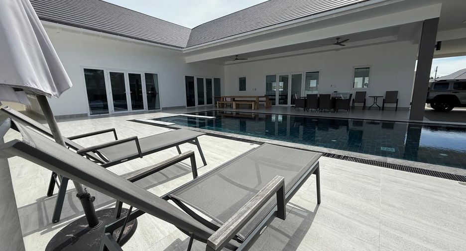 For sale 3 bedrooms villa in Hua Hin, Prachuap Khiri Khan