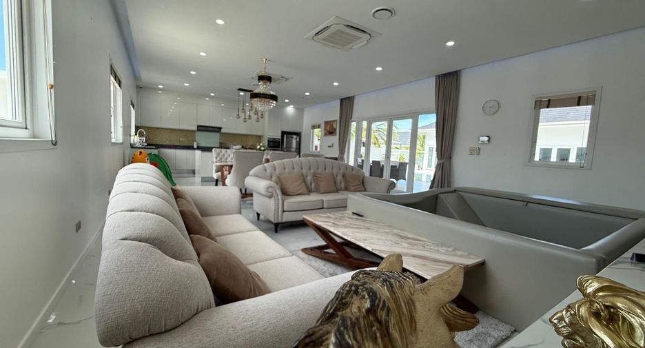 For sale 3 bedrooms villa in Hua Hin, Prachuap Khiri Khan