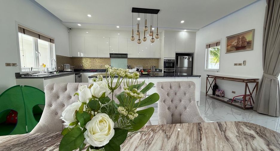 For sale 3 bedrooms villa in Hua Hin, Prachuap Khiri Khan