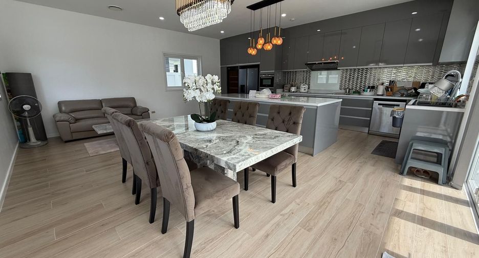 For sale 3 bedrooms villa in Hua Hin, Prachuap Khiri Khan
