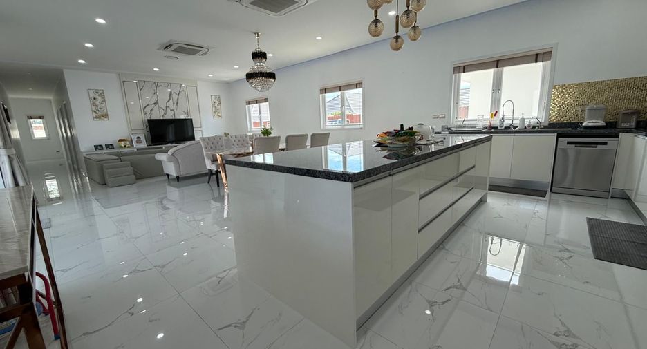 For sale 3 bedrooms villa in Hua Hin, Prachuap Khiri Khan