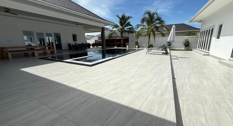 For sale 3 bedrooms villa in Hua Hin, Prachuap Khiri Khan