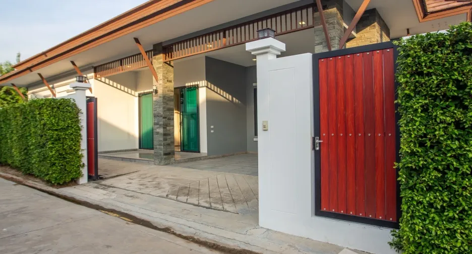 For sale 3 bedrooms villa in Cha Am, Phetchaburi