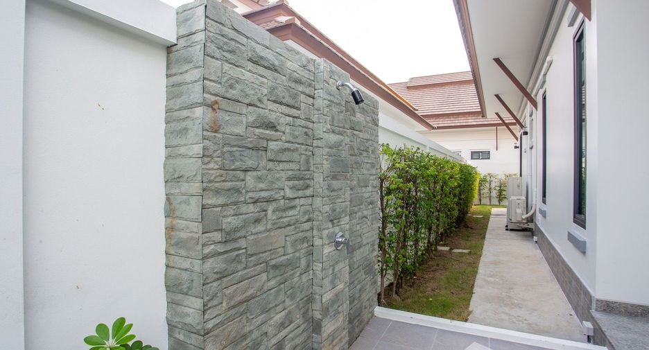 For sale 3 bedrooms villa in Cha Am, Phetchaburi