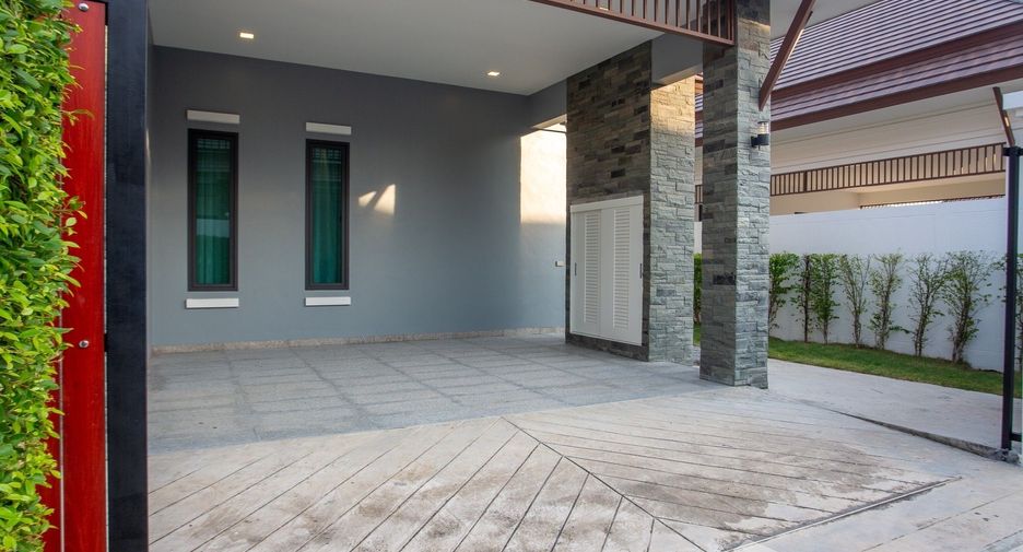 For sale 3 bedrooms villa in Cha Am, Phetchaburi