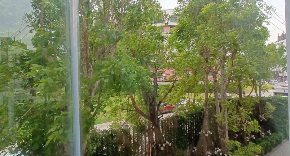 For sale 1 bed condo in Suan Luang, Bangkok
