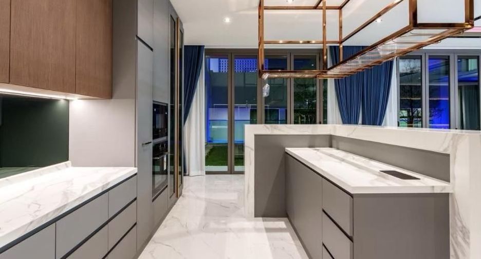 À vendre 6 chambres villa à Bang Lamung, Chonburi