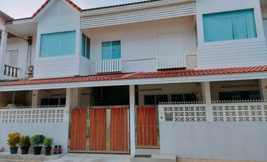 For sale 4 bedrooms townhouse in Lat Phrao, Bangkok