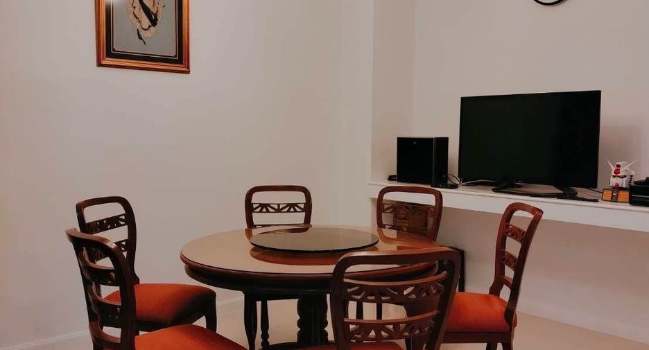 For sale 4 bedrooms townhouse in Lat Phrao, Bangkok