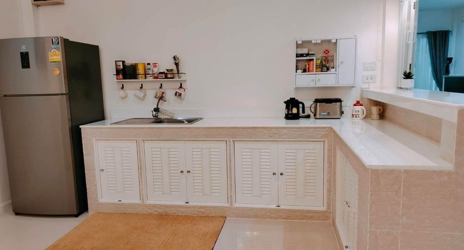 For sale 4 bedrooms townhouse in Lat Phrao, Bangkok