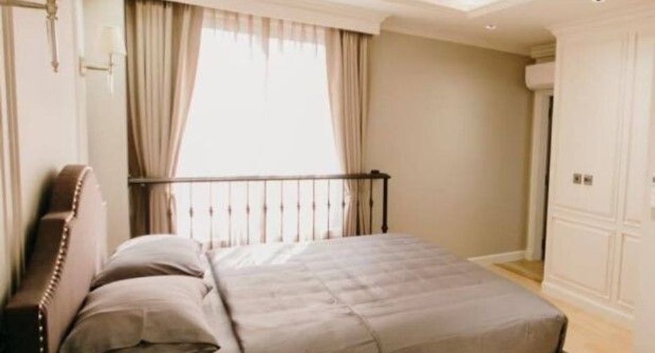 Reihenhaus zum Kauf mit 6 Zimmer in Lat Phrao, Bangkok