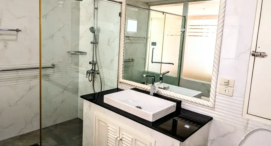 For sale 2 bedrooms condo in Cha Am, Phetchaburi